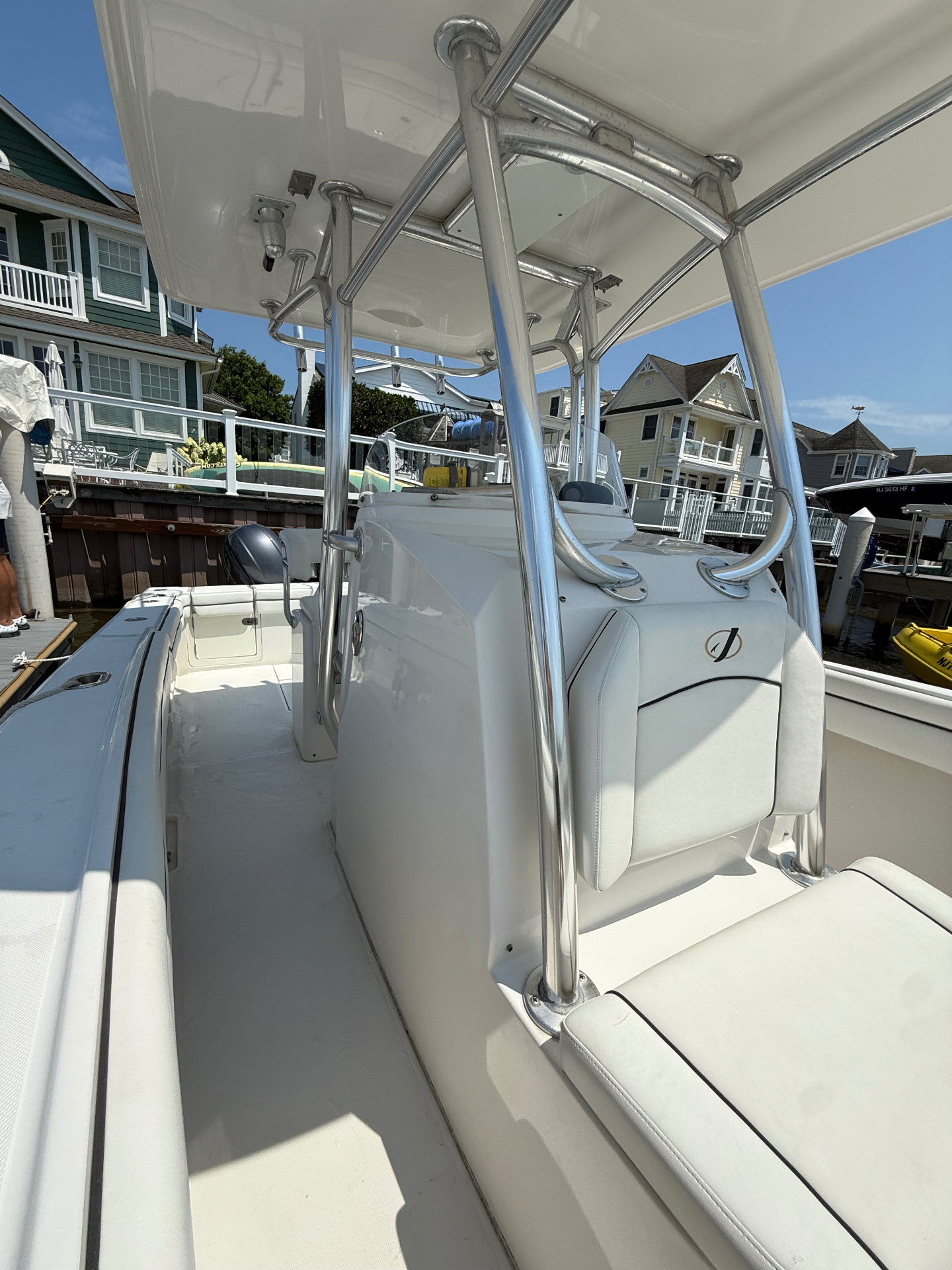 Center console helm
